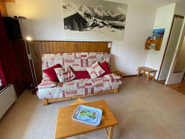 Living area - 300m from resort center, Ground floor, view mountain, tv, 26m², Le Grand Bornand (Le Grand-Bornand)