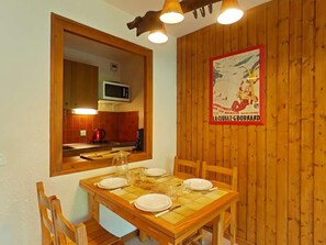 Dining - 300m from resort center, Ground floor, view mountain, parking, tv, 26m², Le Grand Bornand (Le Grand-Bornand)