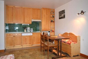 Kühlschrank, Mikrowelle, Geschirrspüler