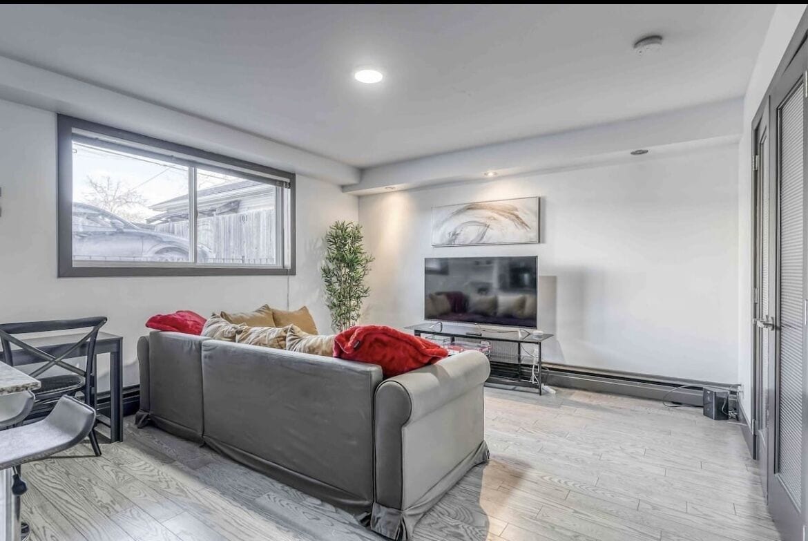 Trendy Calgary Condo - Near LRT & 17 AV SW