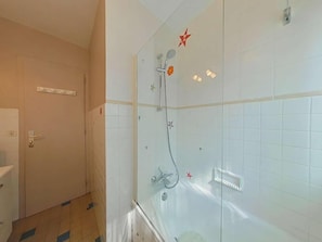 Bathtub