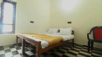 Standard Double Room | Hypo-allergenic bedding, free WiFi, bed sheets