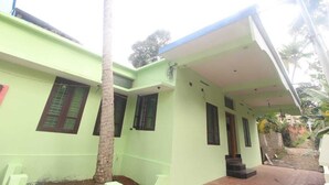 Unclassified image, 3 of 6, button - Brishen and Gavins Inn (Vilavancode)