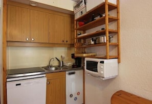 Fridge, microwave, dishwasher