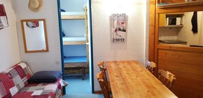 Dining - 10m from resort center, 1st floor, parking, tv, ski locker, 32m², Valfréjus (Valfréjus)