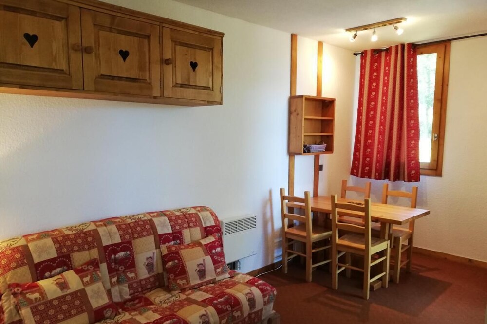 À 100m des pistes de ski, 3ème étage, balcon, télévision, casier à ski, 27m², Valmorel