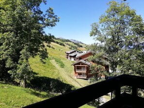 Property grounds - 100m from ski slopes, 3rd floor, balcony, tv, ski locker, 27m², Valmorel (Valmorel)