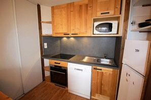 Kühlschrank, Mikrowelle, Geschirrspüler