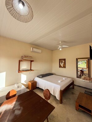 Family Cottage | 1 bedroom, hypo-allergenic bedding, iron/ironing board - Chalet Dende3 -5 Min from Corumbau Beach (Prado)