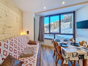 Interior - 3rd floor, tv, ski locker, 24m², Les Menuires (Les Menuires)