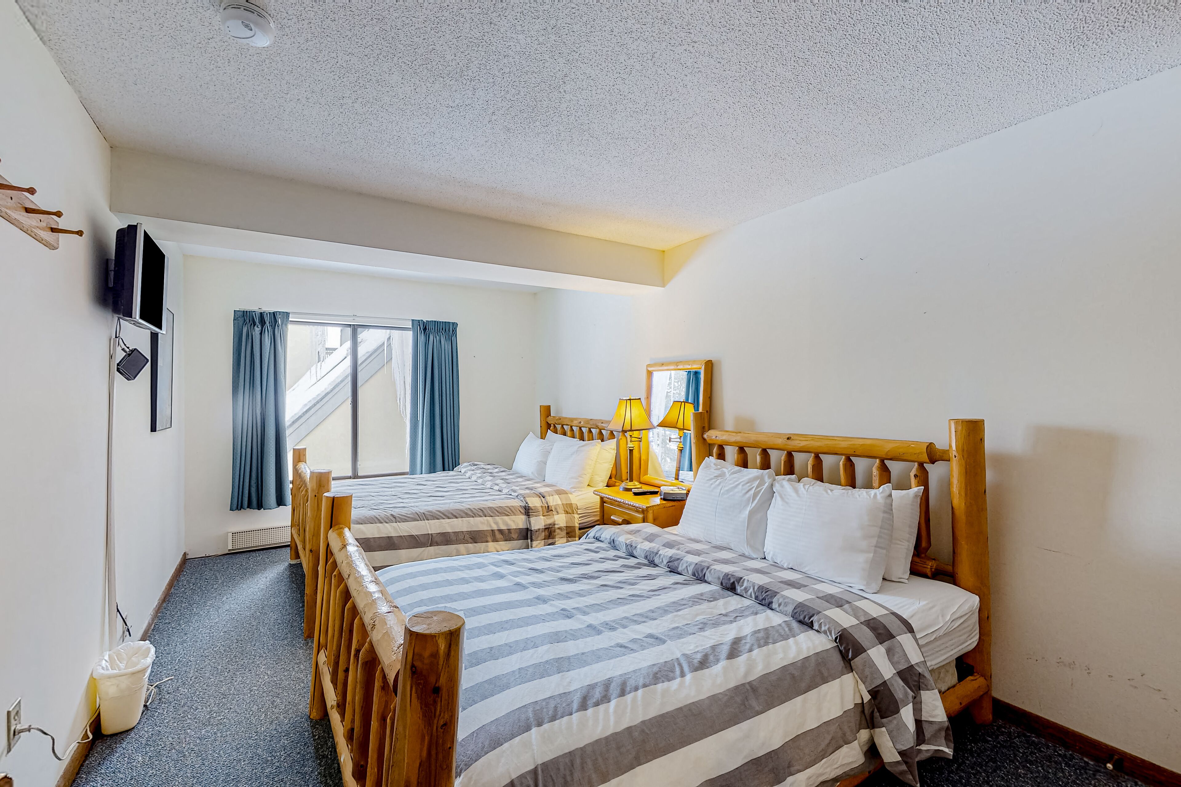 1 chambre, fer et planche à repasser, accès Internet, draps fournis