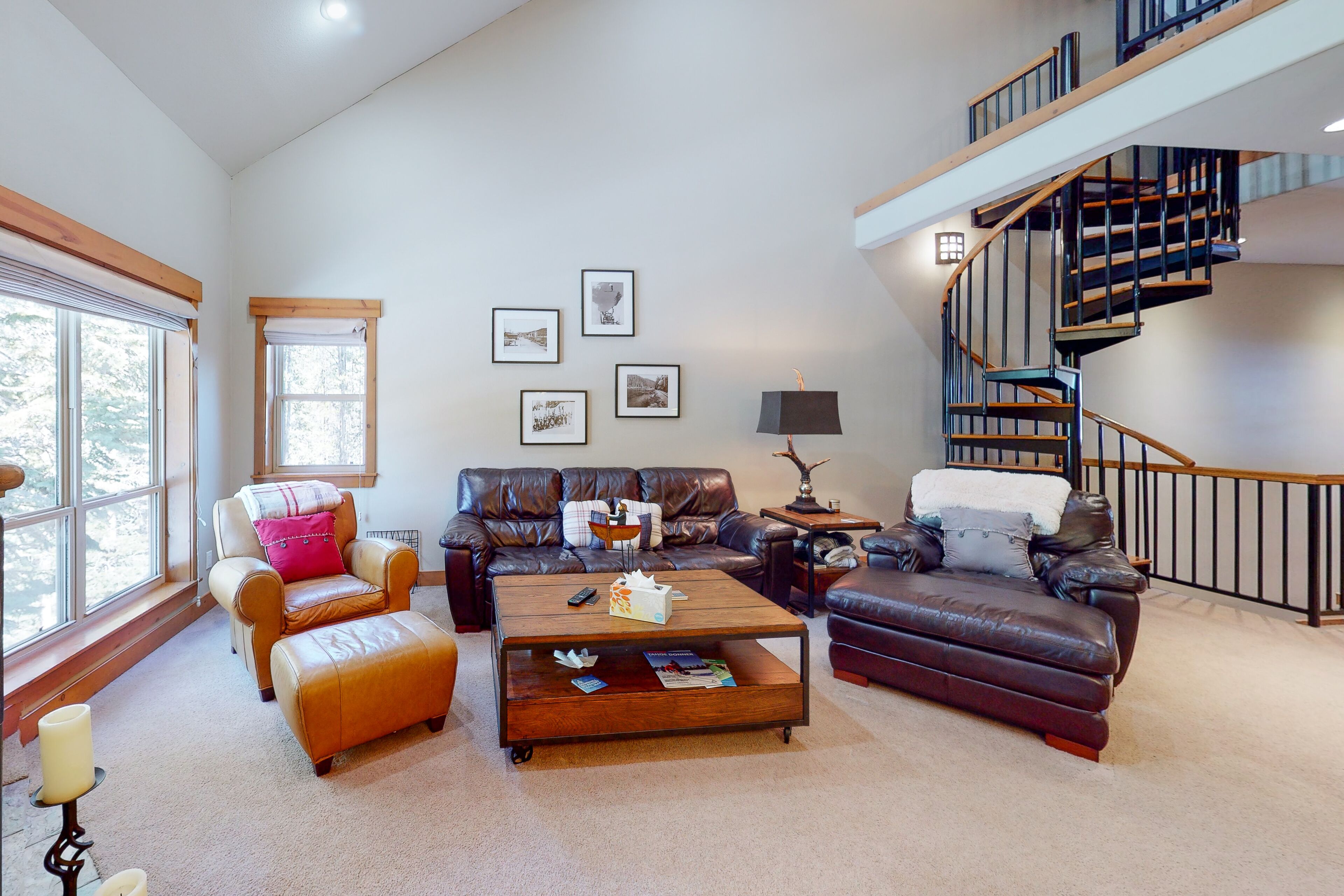 Comfortable Condo with WiFi, Shared Pool, Gas Fireplace, & Private Washer/Dryer