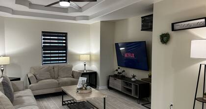Cozy Family-sized Townhome