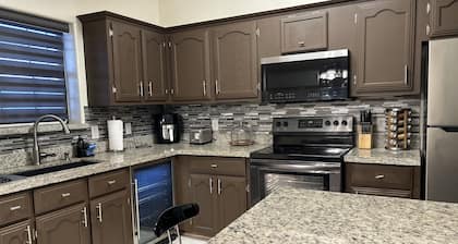 Cozy Family-sized Townhome