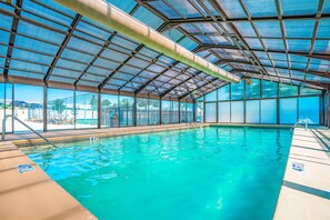 Indoor pool - Golf-course-adjacent condo with WiFi, pool, hot tub & gym (Branson)