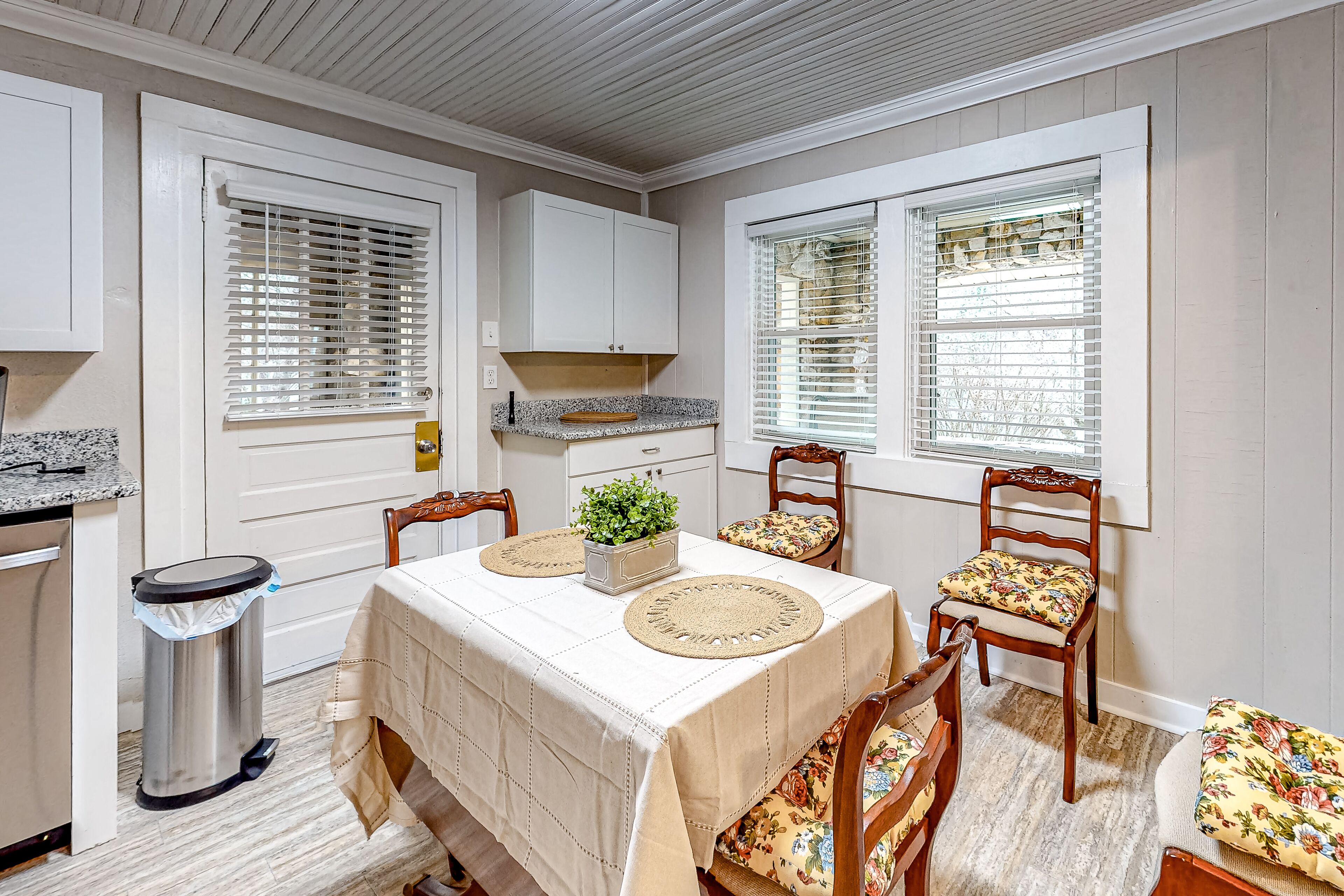 2-Story Rural Home w/Fireplace, Gas Grill, Washer/Dryer, Deck, and Central A/C