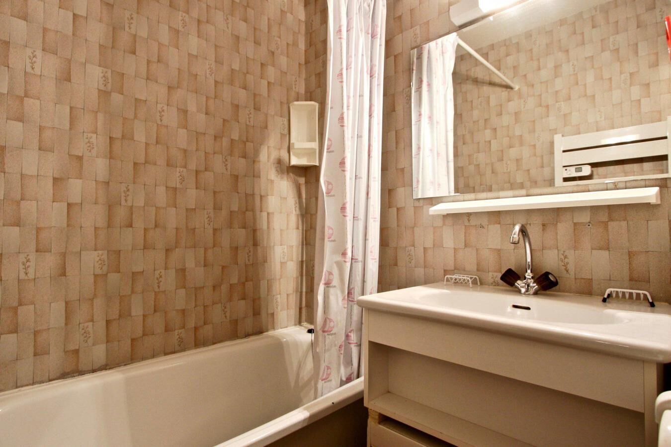 Bathtub