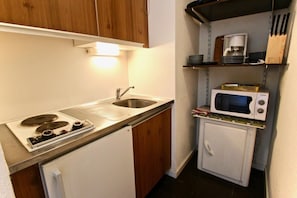 Fridge, microwave
