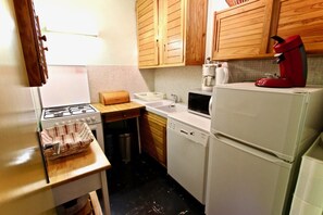 Fridge, microwave, dishwasher, coffee/tea maker