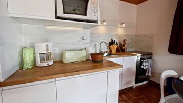 Refrigerador, microondas, horno y lavavajillas