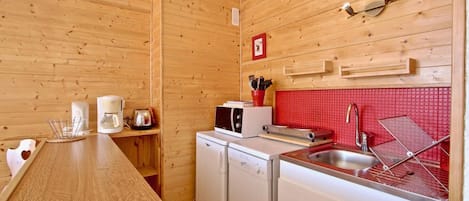 Fridge, microwave, dishwasher, coffee/tea maker