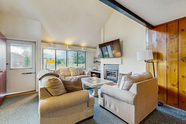 TV, fireplace, table tennis