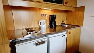 Réfrigérateur, micro-ondes, four, lave-vaisselle