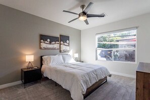 2 bedrooms, desk, iron/ironing board, travel crib - PHX Retreat | 2 Bedroom 2 Bath Home in Historic Neighborhood (Phoenix)