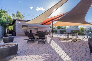 屋外ダイニングエリア