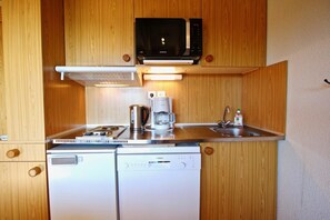 Frigorifero, microonde, forno, lavastoviglie