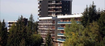 300m from ski slopes, 2nd floor, balcony, tv, 55m², Chamrousse
