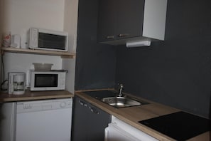 Fridge, microwave, dishwasher