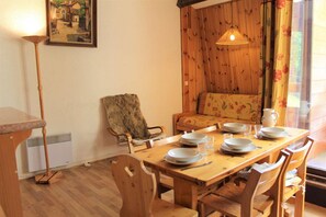Dining - 100m from ski slopes, tv, ski locker, 39m², Vars (Vars)