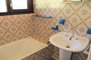 Bathroom - 100m from ski slopes, tv, ski locker, 39m², Vars (Vars)
