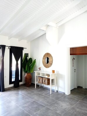 Unclassified image, 2 of 34, button