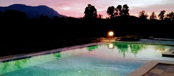 Villa en un huerto de granadas