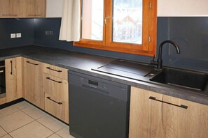 Fridge, microwave, oven, dishwasher