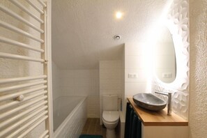 Bathtub