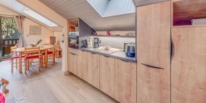 Dining - Resort center, 4th floor, balcony, tv, 57m², Champagny-en-Vanoise (Champagny-en-Vanoise)