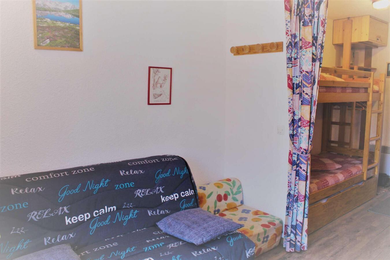 Wifi, 50m from ski slopes, 1st floor, view mountain, balcony, tv, ski locker, 20m², Risoul