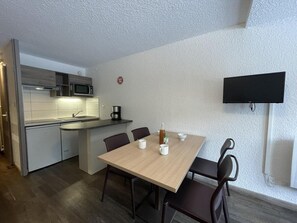 Dining - 200m from resort center, terrace, tv, ski locker, 26m², Serre Chevalier (Saint-Chaffrey)