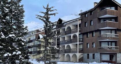 Rez-de-chaussée, terrasse, télévision, casier à ski, 65m², Serre Chevalier