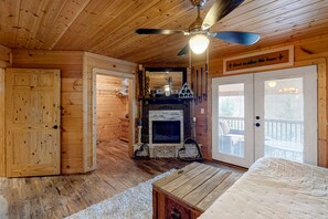 5 bedrooms, iron/ironing board, travel crib, WiFi