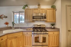 Kühlschrank, Mikrowelle, Geschirrspüler