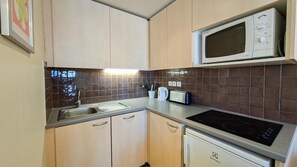 Fridge, microwave, dishwasher