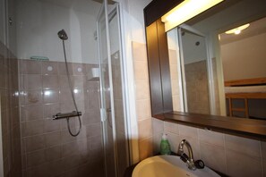 Shower - 10th floor, balcony, tv, 19m², Chamrousse (Chamrousse)