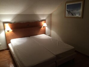 2 bedrooms, WiFi - Chalet, Ground floor, tv, ski locker, 53m², La Joue du Loup (Le Dévoluy)