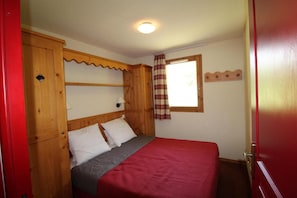 1 bedroom, WiFi, bed sheets