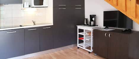 Kühlschrank, Mikrowelle, Geschirrspüler
