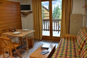 Living area - 50m from shops, 1st floor, balcony, tv, 18m², Méribel (Méribel - Les Allues)